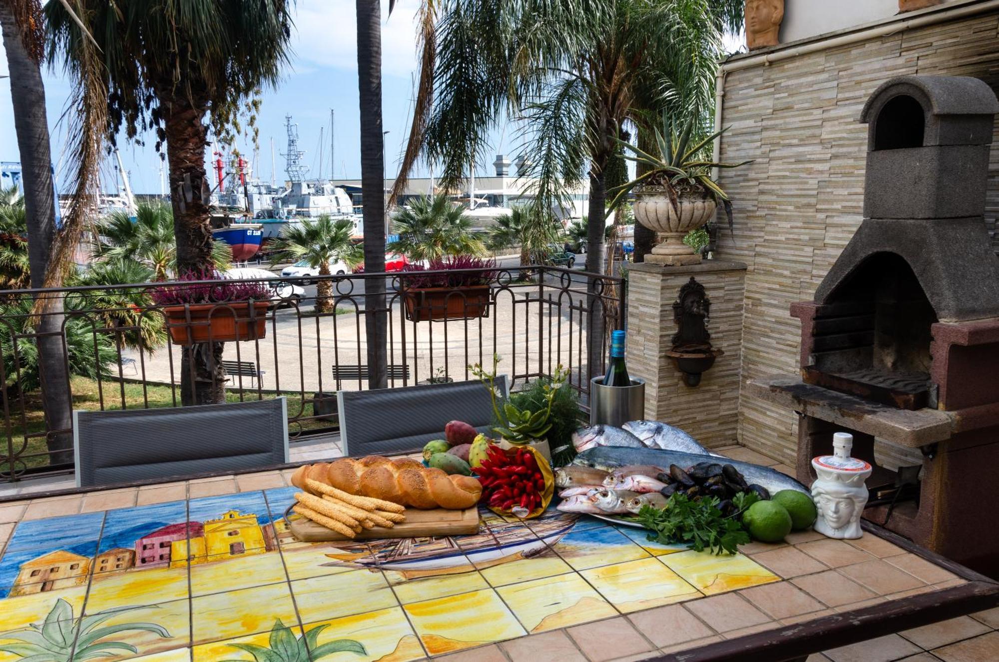 Casa Delle Zammare Fronte Mare Centro Storico Villa Riposto Luaran gambar