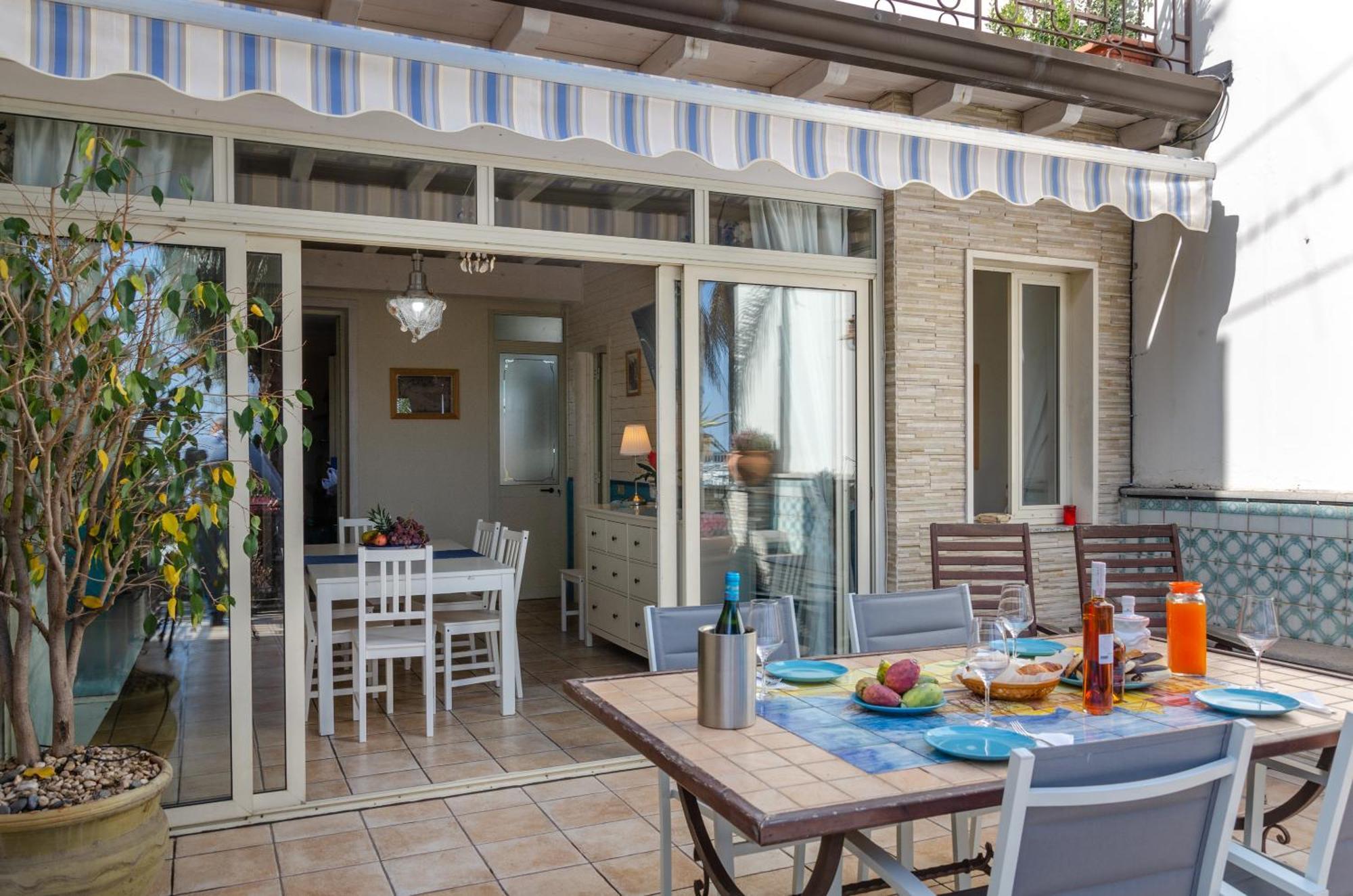 Casa Delle Zammare Fronte Mare Centro Storico Villa Riposto Luaran gambar