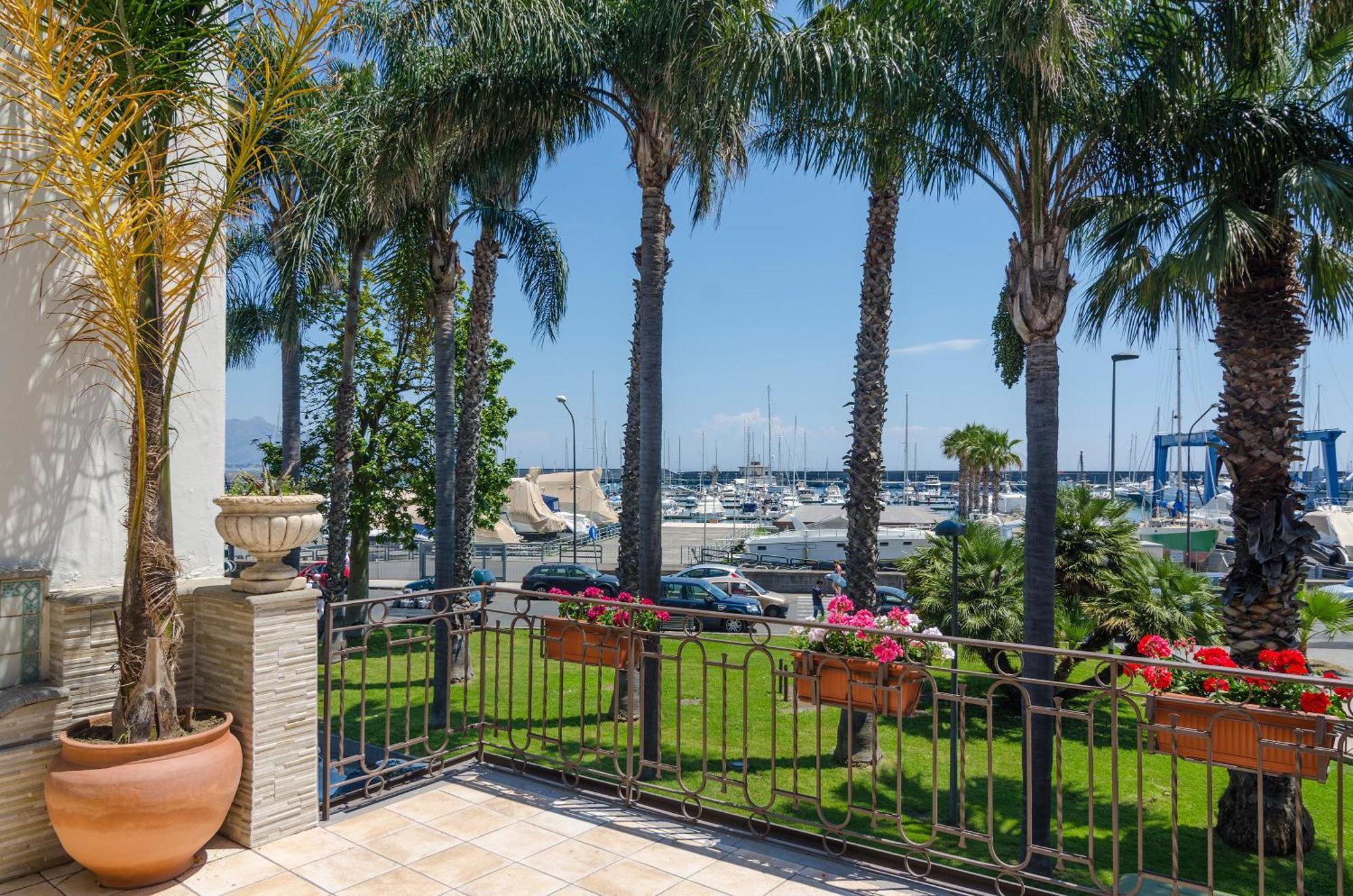 Casa Delle Zammare Fronte Mare Centro Storico Villa Riposto Luaran gambar