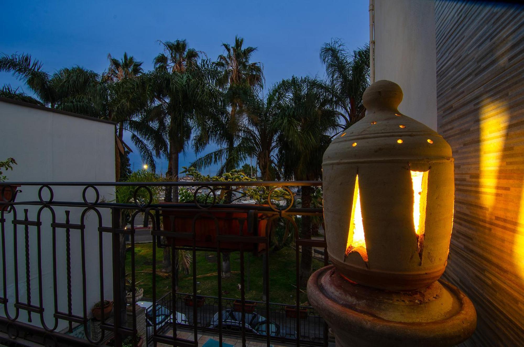 Casa Delle Zammare Fronte Mare Centro Storico Villa Riposto Luaran gambar