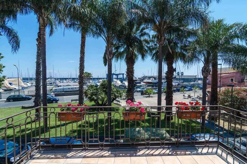 Casa Delle Zammare Fronte Mare Centro Storico Villa Riposto Luaran gambar