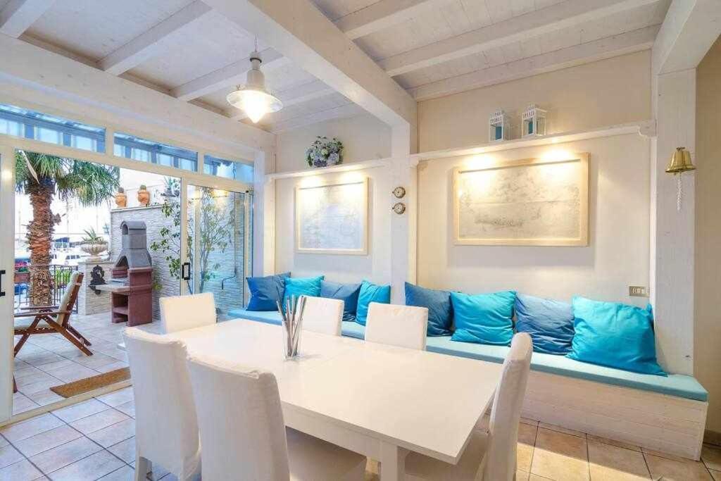Casa Delle Zammare Fronte Mare Centro Storico Villa Riposto Luaran gambar