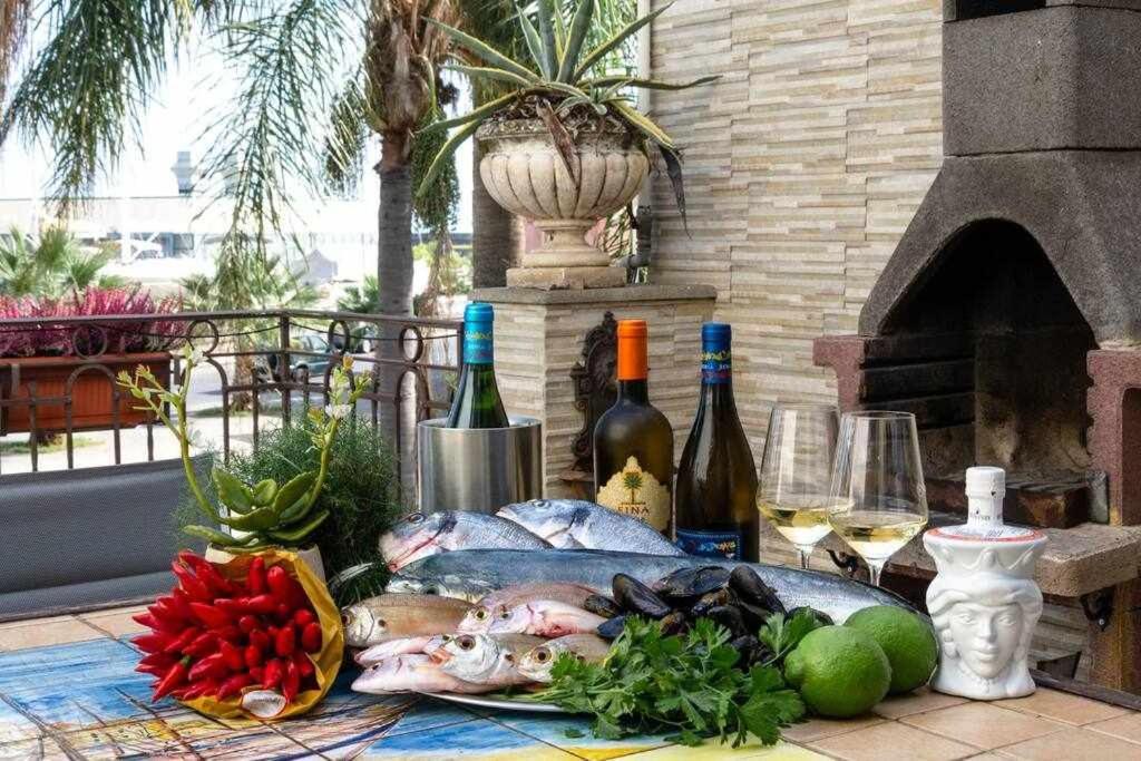 Casa Delle Zammare Fronte Mare Centro Storico Villa Riposto Luaran gambar