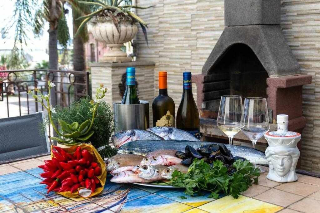 Casa Delle Zammare Fronte Mare Centro Storico Villa Riposto Luaran gambar